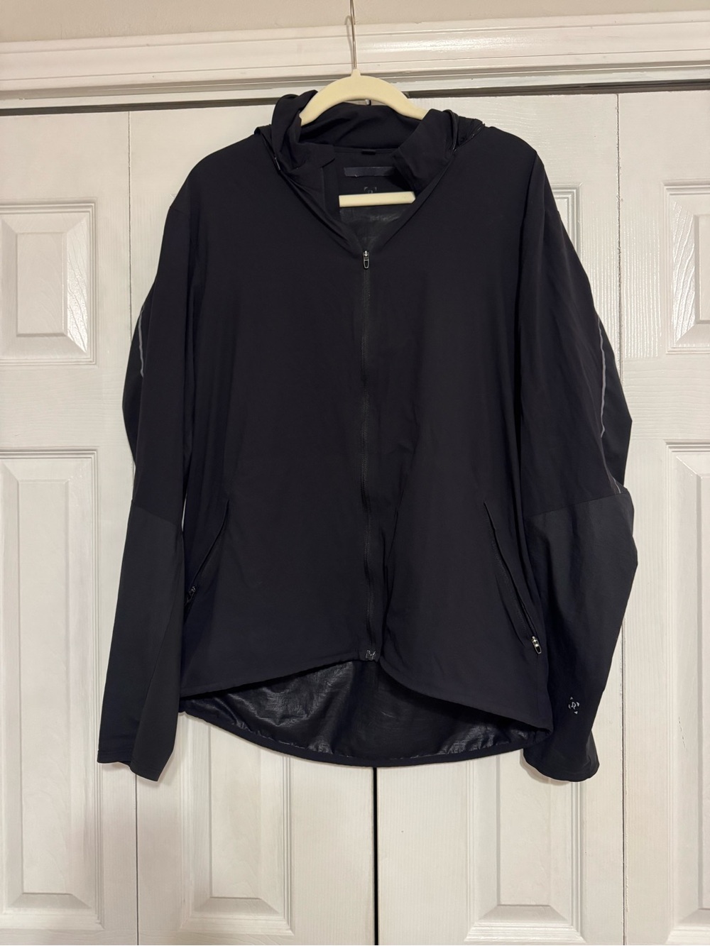 Lululemon windbreaker/rain jacket zip up jacket
